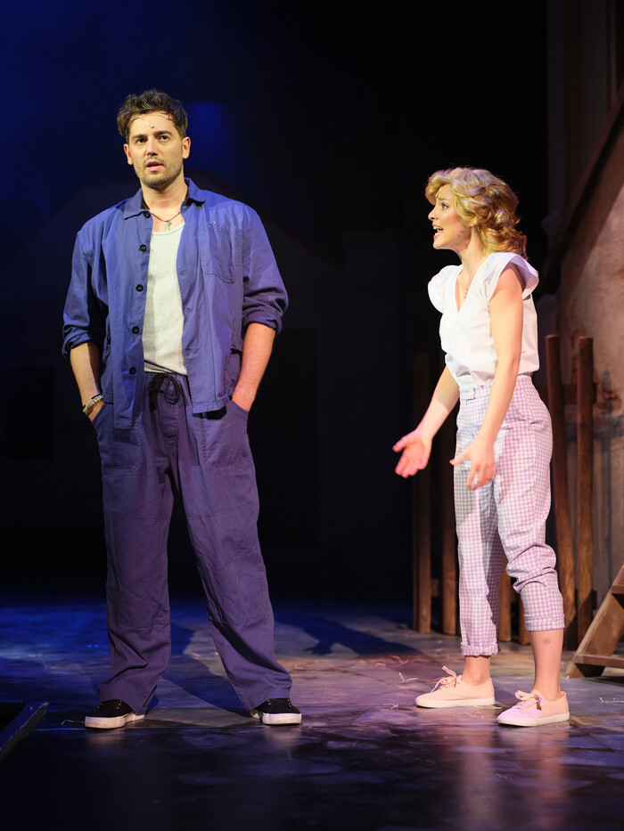 Slunce, seno, jahody - fotografie 2 z 20