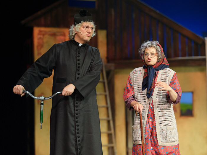 Slunce, seno, jahody - fotografie 13 z 20