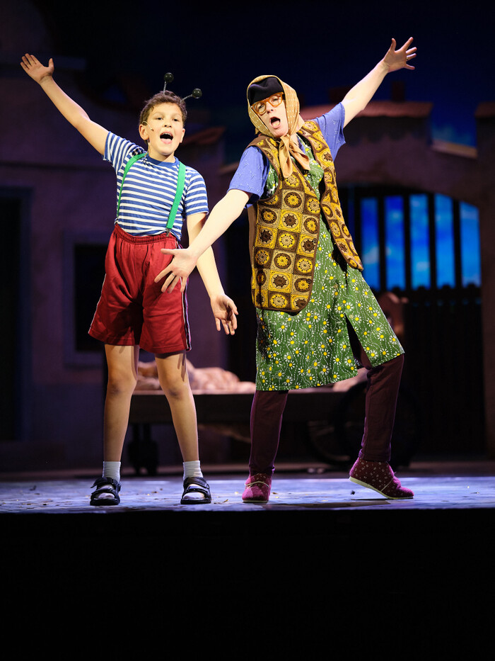 Slunce, seno, jahody - fotografie 15 z 20