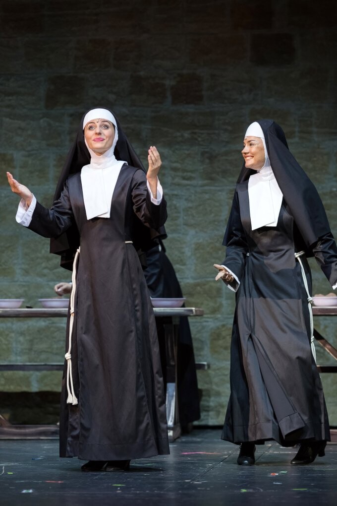 Sestra v akci - fotografie 11 z 24