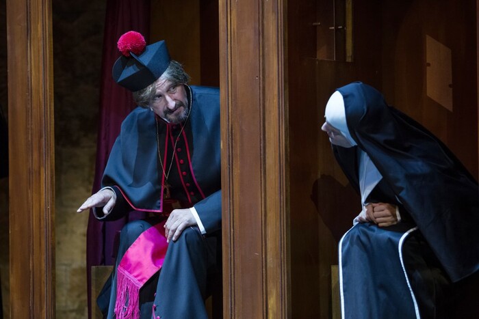 Sestra v akci - fotografie 16 z 24