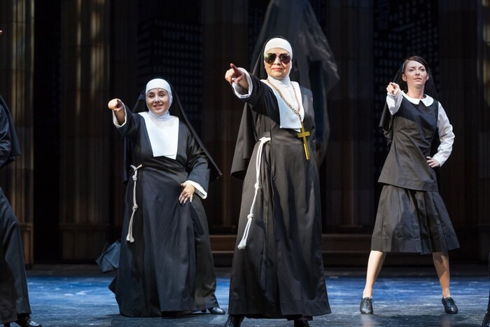 Sestra v akci - fotografie 18 z 24