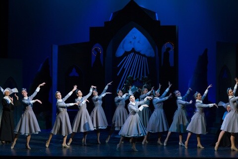 Mam'zelle Nitouche - fotografie 3 z 49