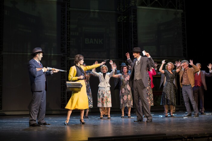 Bonnie & Clyde - fotografie 19 z 38