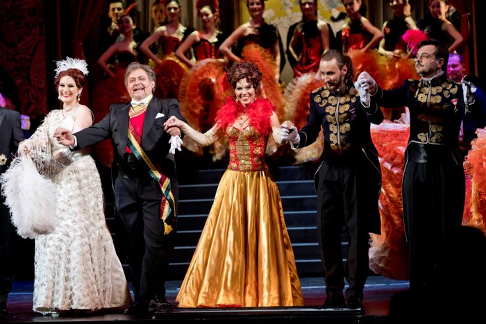 Veselá vdova - fotografie 3 z 11