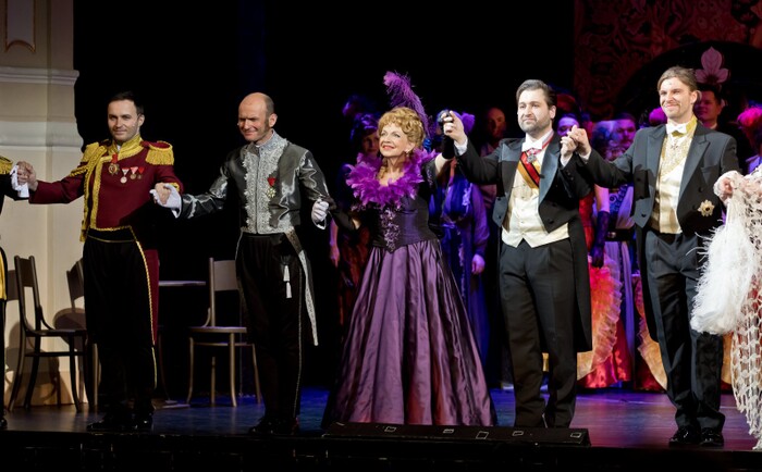 Veselá vdova - fotografie 7 z 11