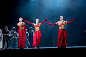 Gallery - Dracula 2015 - 1st premiere - 5 March 2015