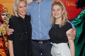 Gallery - Queen Kapeska - press conference 24 April 2019